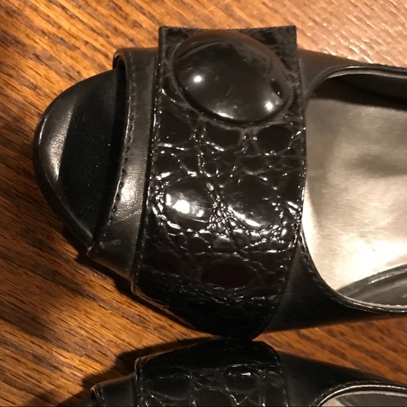 Reduced 🌼Madeline Stuart Heels Size 10 - Picture 2 of 3